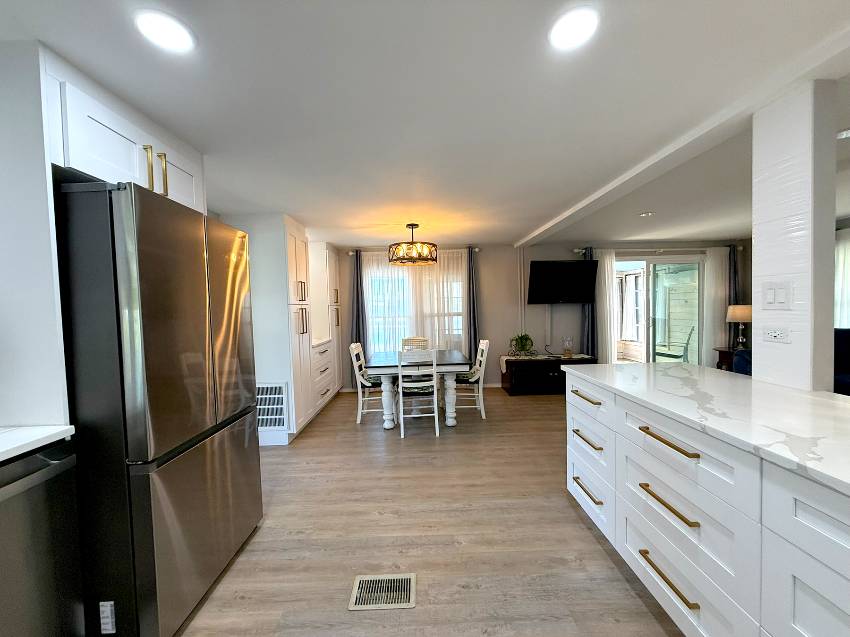 7711 Lakeshore Dr a Ellenton, FL Mobile or Manufactured Home for Sale